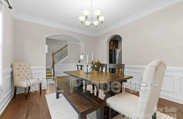 3042 Collin House Drive Gallery 4