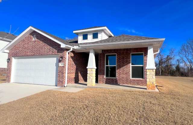 New 3 Bedroom In Webb City! - 342 East Greystone Square, Oronogo, MO 64870