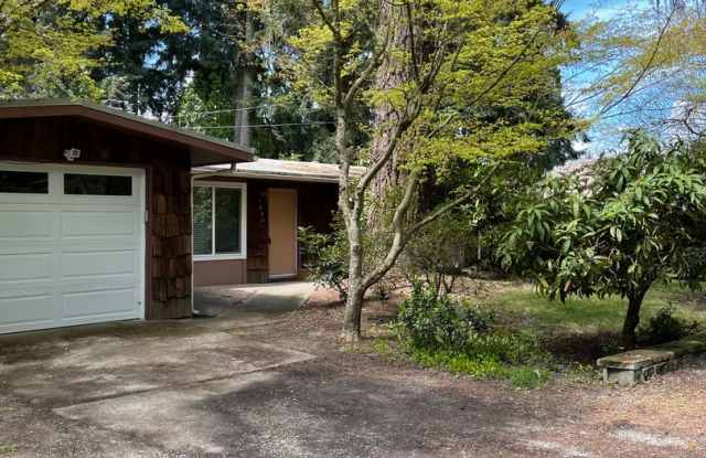 Nice Home with Large Backyard in Desirable Rose Hill Neighborhood! photos photos
