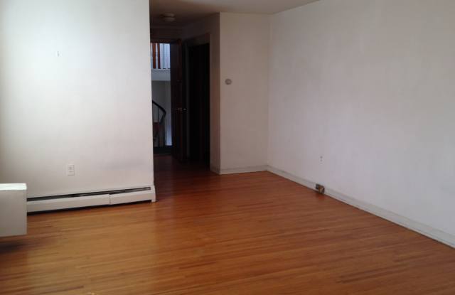 429 South 8th Street Gallery 3