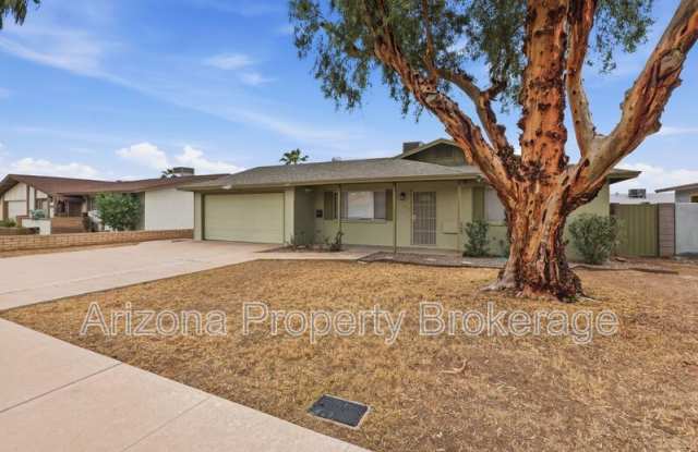 2167 E. Palmcroft Dr. Gallery 2