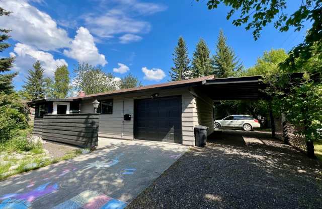 Available Nov 1st / Furnished / 1-Car Garage / 1 Dog on Approval photos photos