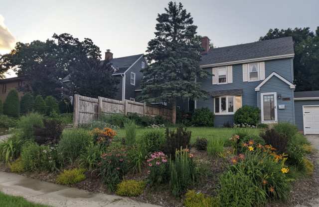 Charming West Side Single Family Home photos photos