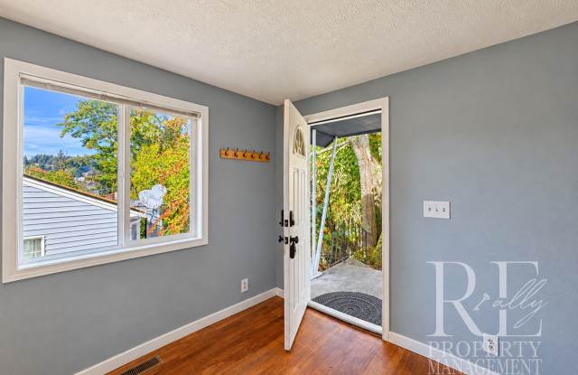 Charming 2-Bedroom Home with Original Hardwood Floors, Fenced Backyard & Abundant Storage Gallery 4