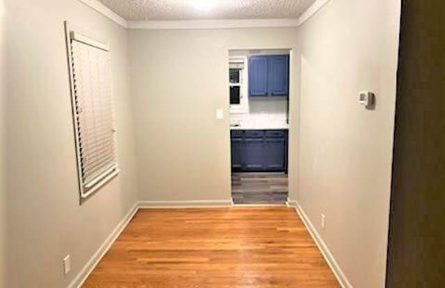 1404 E Breckenridge Street Gallery 4