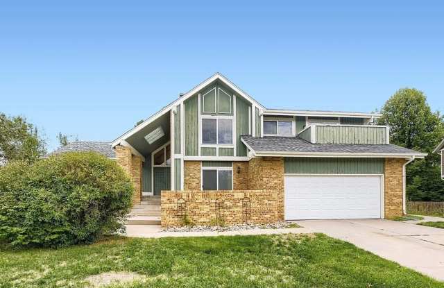 Spacious 5BR House in Englewood Gallery 1