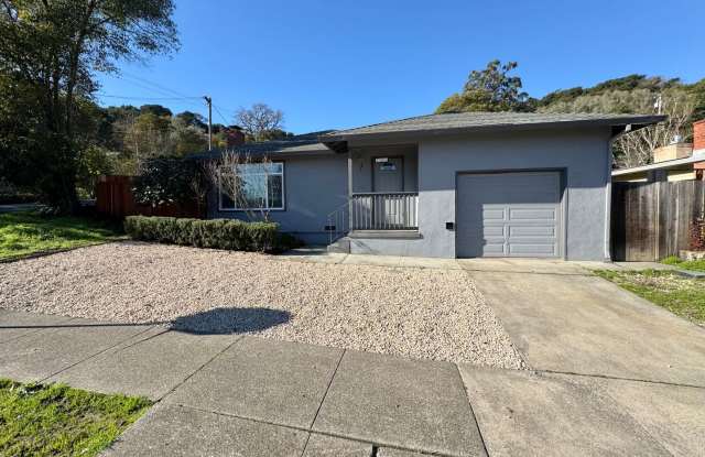 TENTATIVELY RENTED Spacious 3 Bedroom, 2 Bath Home on Corner Lot in Napa - 101 Lilienthal Avenue, Napa, CA 94558