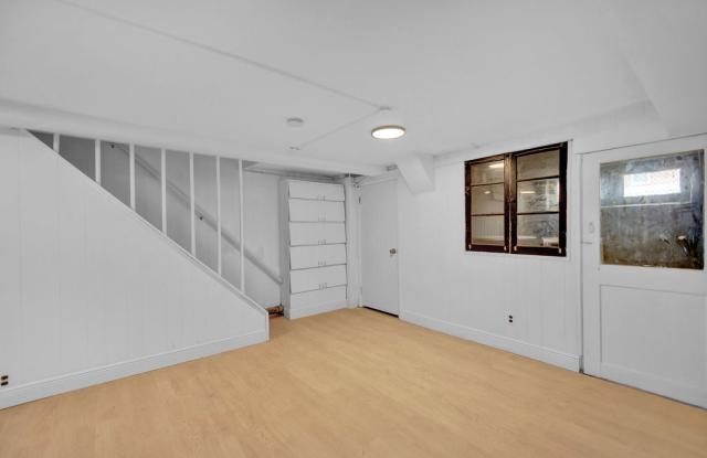 2606 Cecil Ave photos photos