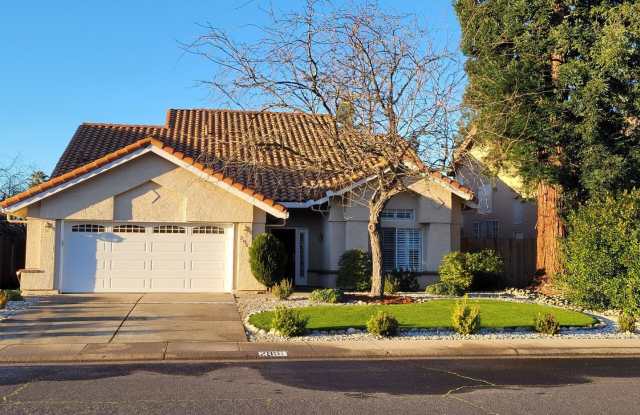 NICE TWO STORY ROCKLIN HOME WITH LARGE BONUS ROOM UPSTAIRS NEXT TO TWIN OAKS PARK  SCHOOLS! photos photos