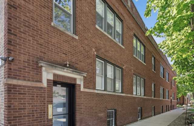 2315 W Waveland Avenue photos photos