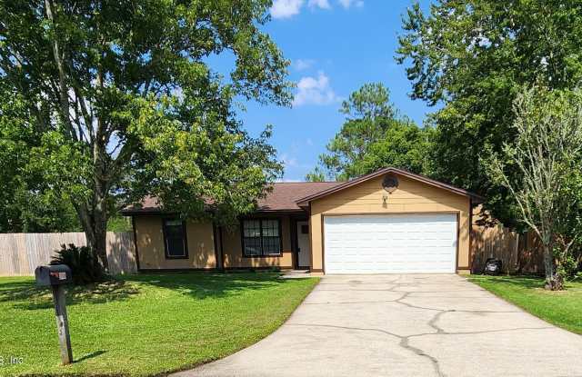 1627 MARY BETH Drive - 1627 Mary Beth Drive, Lakeside, FL 32068