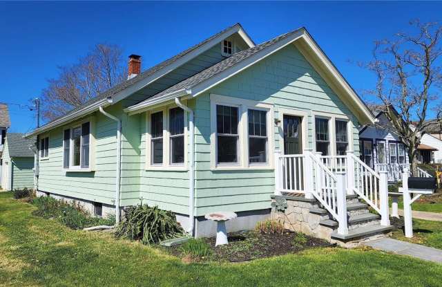 295 Sterling - 295 Sterling Place, Greenport West, NY 11944