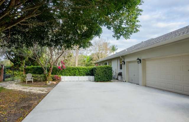 15775 Meadow Wood Drive Gallery 3