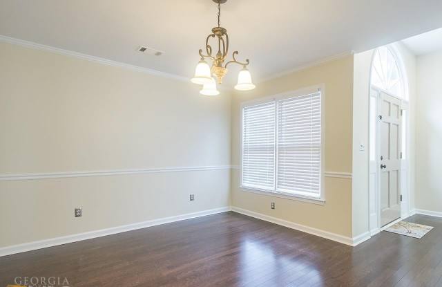 727 Deerwood Drive Gallery 3