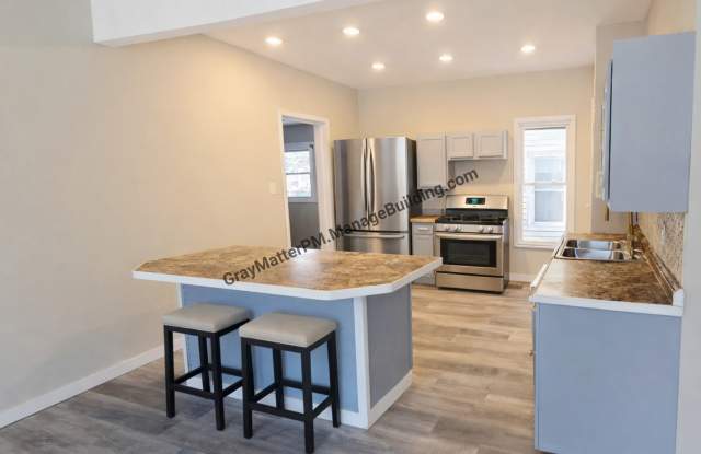 1032 Raspberry Street - 1 photos photos