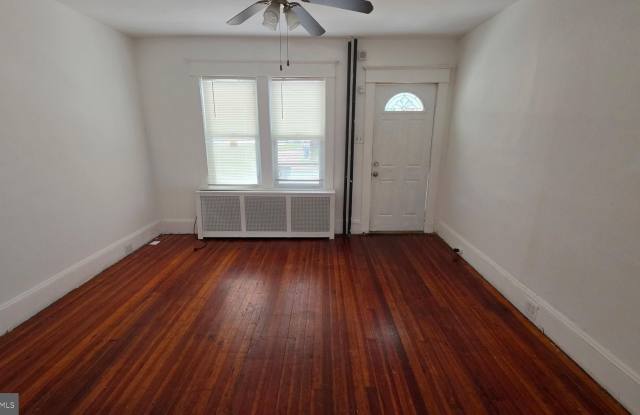 921 REVERE Avenue Gallery 2