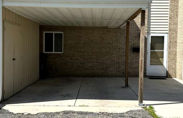 11 Florentine Ct - 11 Florentine Court, Pekin, IL 61554
