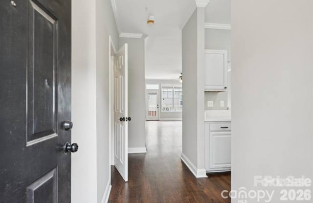 827 4th Street W Gallery 4