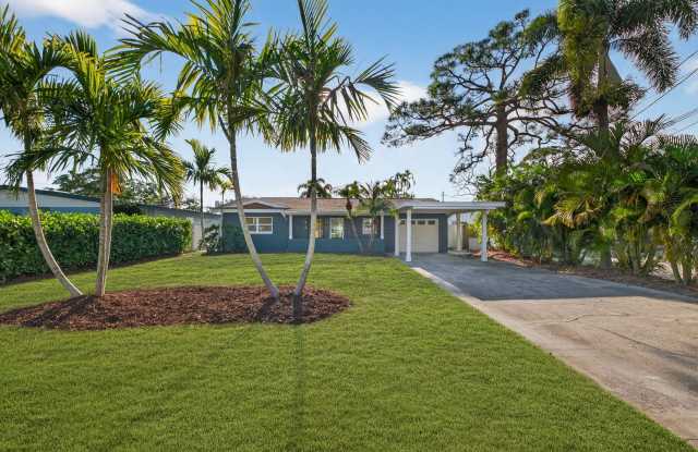 3 Bedroom WATERFRONT House with Fenced Yard & Boat Dock photos photos