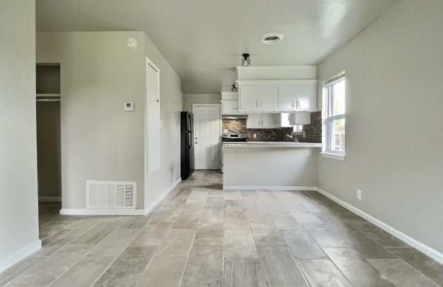 6120 S Madison Pl Gallery 4