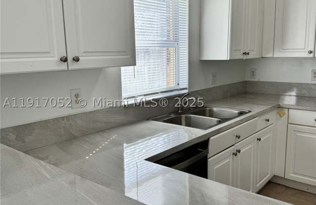 4100 NE 24 Drive Gallery 3