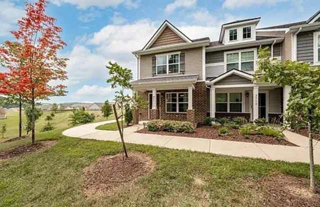 2912 Treloar Way photos photos