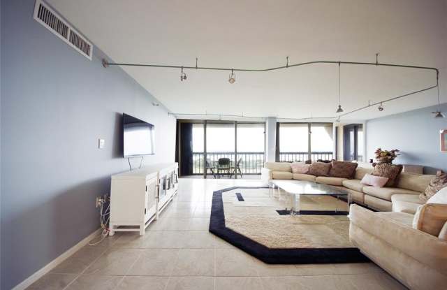 2480 Presidential Way photos photos