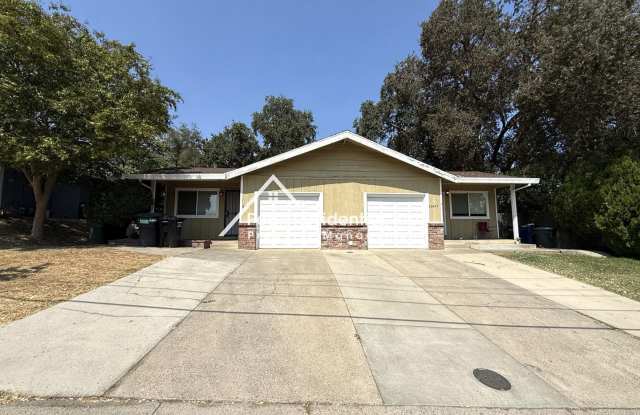 Spacious 3bd/1ba Fair Oaks Duplex near Madison Ave & Dewey Drive photos photos
