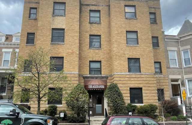 Recently Renovated 1 bedroom apartment in Columbia Heights Gallery 3