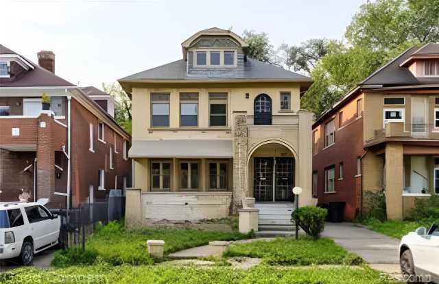 2671 Glendale Avenue photos photos