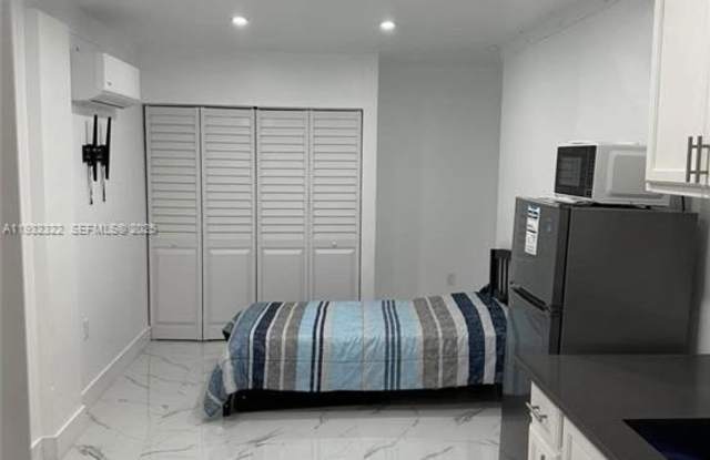 1023 NW 3rd Ave photos photos