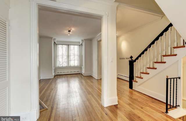 3018 CAMBRIDGE PLACE NW Gallery 4