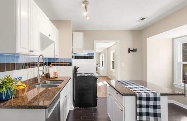 3 bedroom-2bath off Battleground Ave Gallery 3