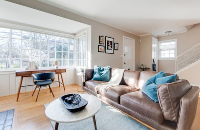 4465 Q St NW - 4465 Q Street Northwest, Washington, DC 20007