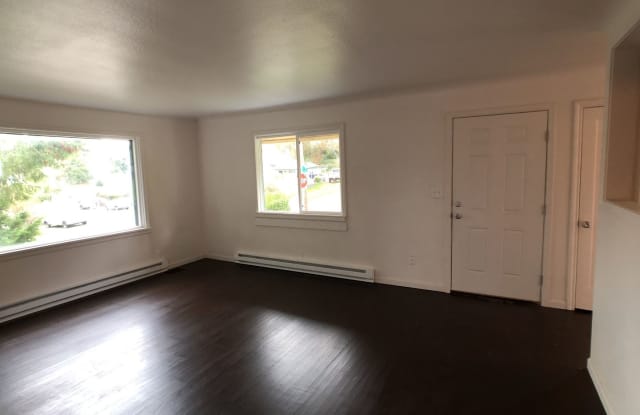 302 N Cambrian Ave - 302 Cambrian Avenue North, Bremerton, WA 98312