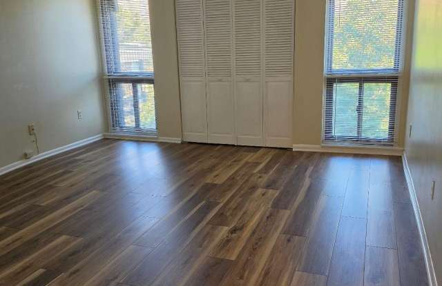 2111 WALSH VIEW Terrace Gallery 2