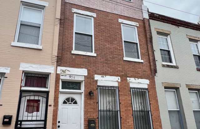 Stunning 4-Bedroom Townhouse in North Philadelphia! Available Early October! photos photos