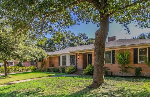 4 Bed 2.5 Bath For Lease! Gallery 3
