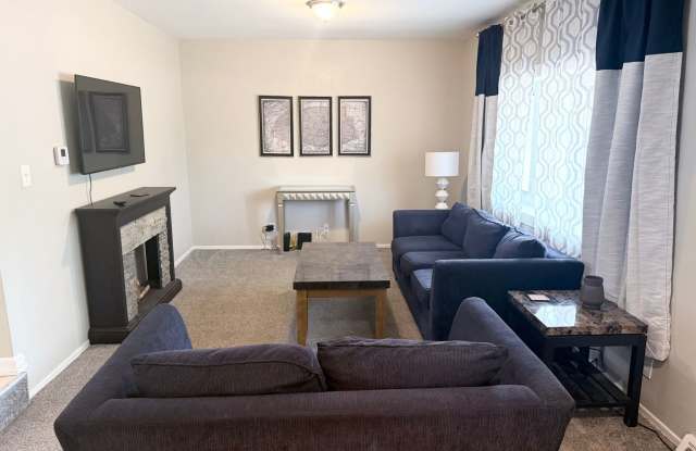 Spacious 5BR 2.5Bath House in Henrietta Gallery 3