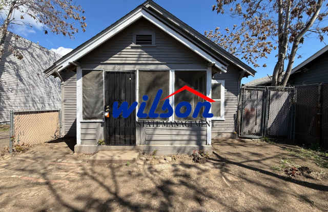 2-Bedroom House with Fenced Yard & Parking! photos photos