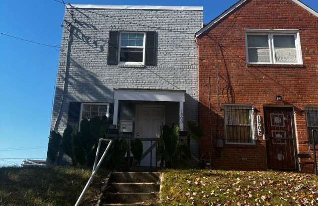 1900 Savannah Pl SE [PM HOLD ALL FUNDS INDEFINITELY]] Gallery 3