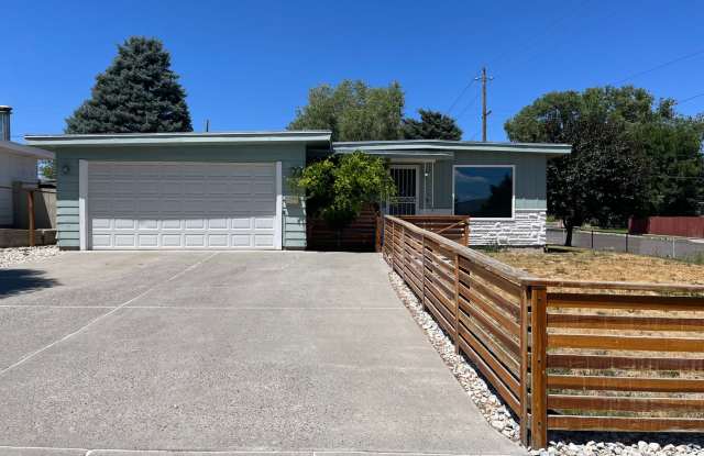 Cute tree street home with 2 car garage!! photos photos