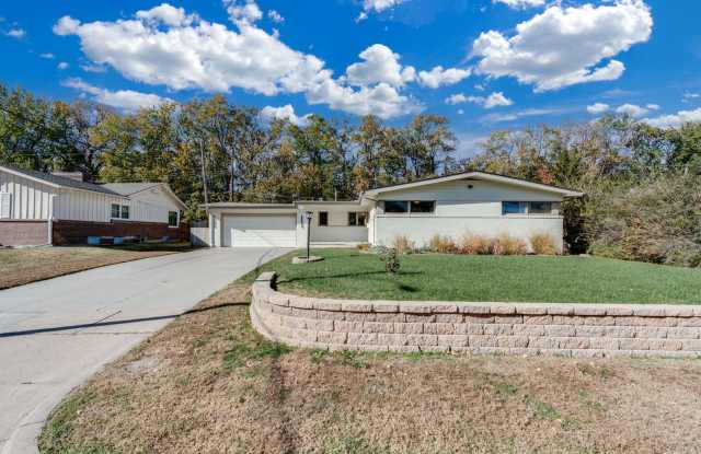 1917 N Edgemoor Dr - 1917 North Edgemoor Drive, Wichita, KS 67208