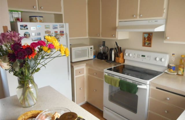 Village Woods Condominiums Gallery 4