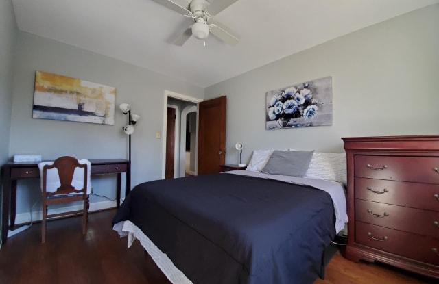 4559 MACARTHUR BOULEVARD NW - 4559 Macarthur Boulevard Northwest, Washington, DC 20007