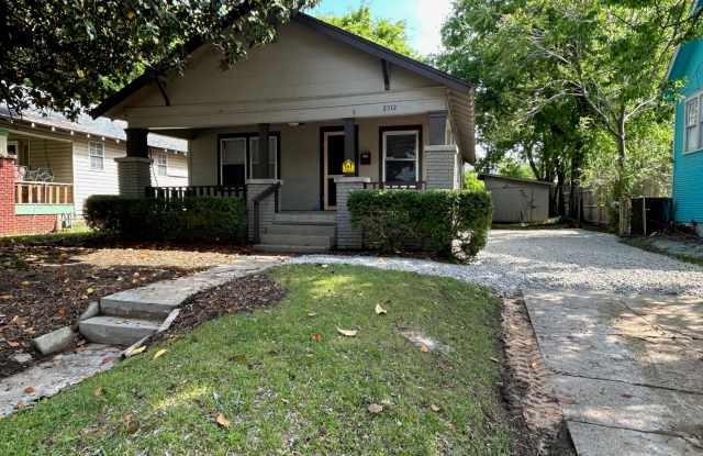 2512 East 11th Place photos photos