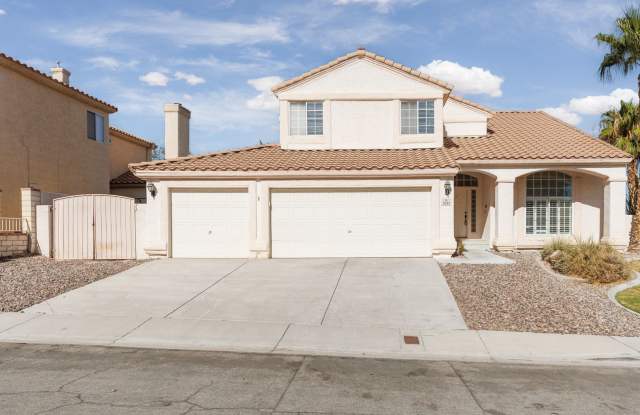 Large Silverado Ranch home with pool Gallery 3