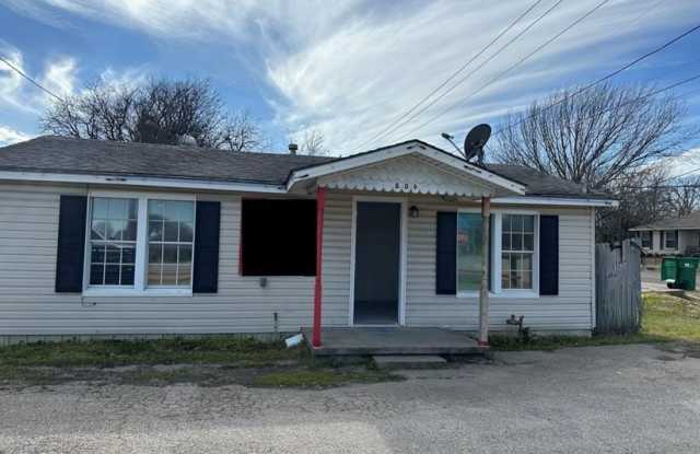 806 N Robinson Drive photos photos
