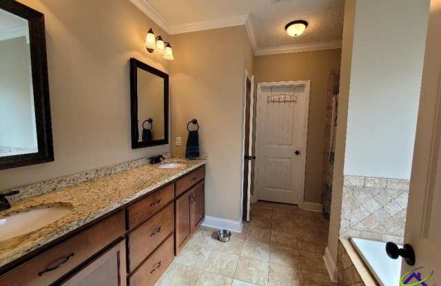104 Loneoak Trail Gallery 4