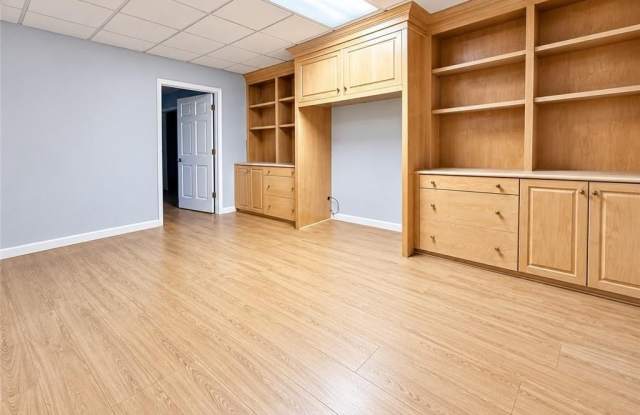 2595 Winthrope Way Gallery 3